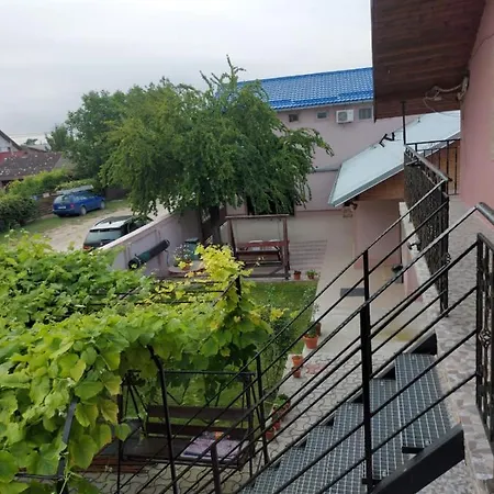 Casa Laricris בית הארחה 3*