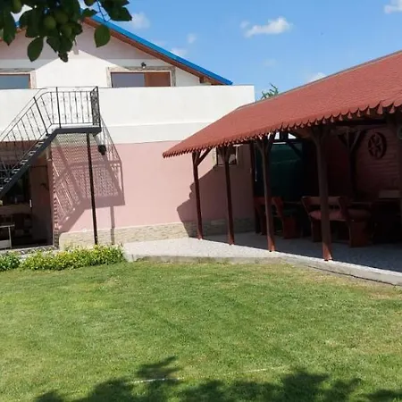 Casa Laricris בית הארחה קורבו