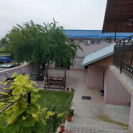 בית הארחה Casa Laricris 3*