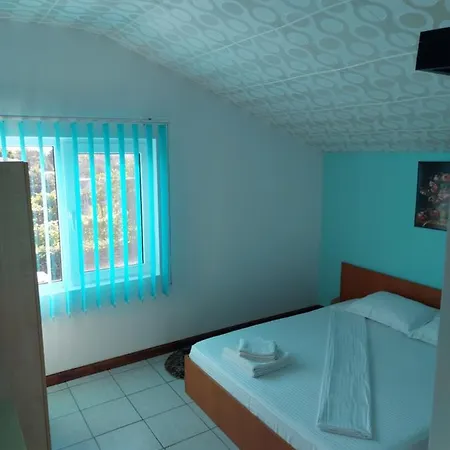 Casa Laricris בית הארחה קורבו