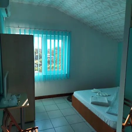 Konukevi Casa Laricris 3*