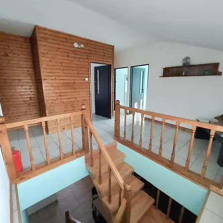 Casa Laricris בית הארחה 3*