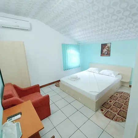 Konukevi Casa Laricris