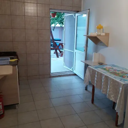 Πανσιόν Casa Laricris 3*