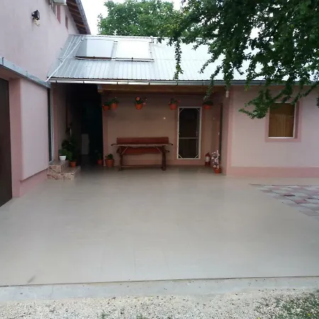 Casa Laricris קורבו